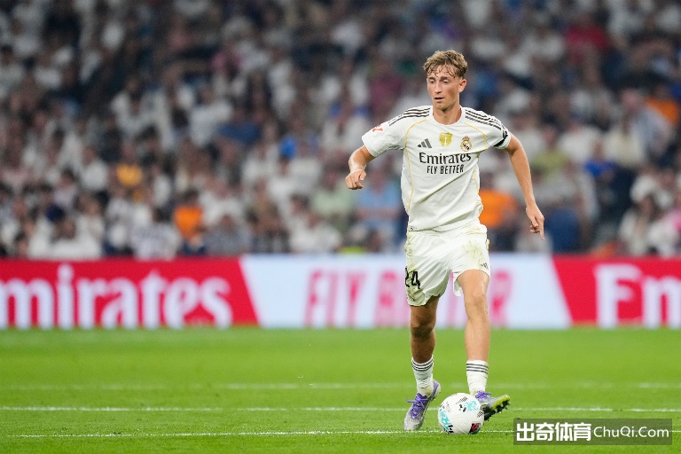 上海申花,大连英博,期号专家质,世界杯半决赛,2026世界杯,半决赛赛程,晋级球队,最新资讯