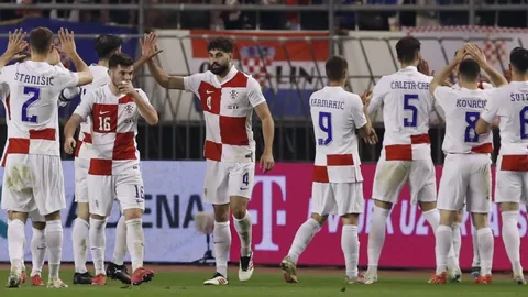 莱万多夫斯基荣获世界足球先生大奖