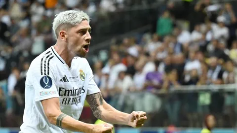 胡明轩半场爆发，高效得分为团队贡献10分1板6助1断，外线三分命中两球表现抢眼。